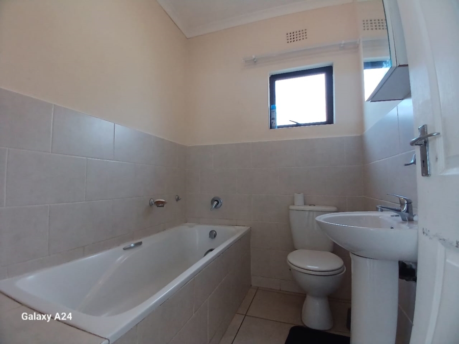 2 Bedroom Property for Sale in Graceland Eastern Cape